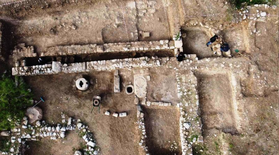 Antik d�nemden kalma zeytinya�� fabrikas� g�n y�z�ne ��kart�ld�