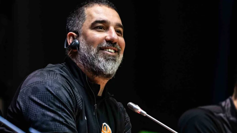 Arda Turan  y�l�n teknik direkt�r� se�ildi