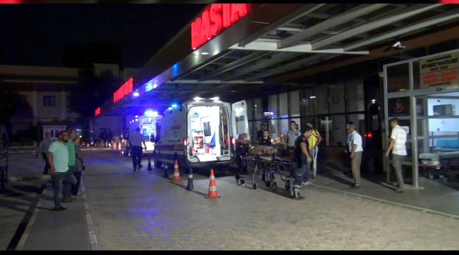 Askeri araç devrildi: 8 asker yaralı