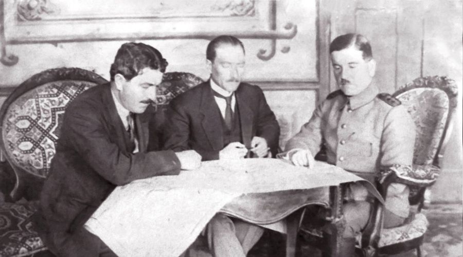 Atat�rk��n mandac�lara bak���