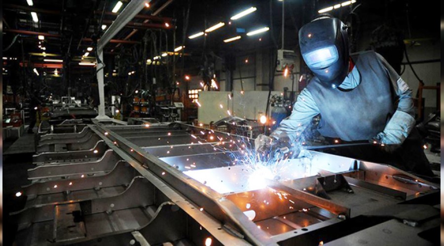 Avrupa'da sanayi �arklar� yava�lad�