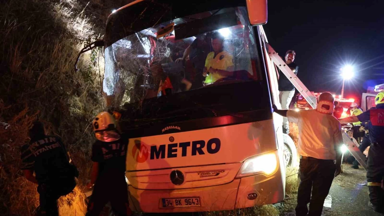 Aydın'da yolcu otobüsü yan yattı: 1 ölü, 10 yaralı