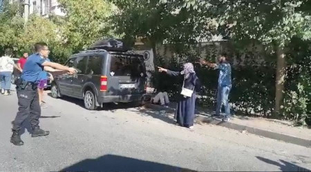 Baba ve kızını yan yana öldürdü