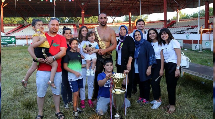 Babas�na olan borcunu �dedi