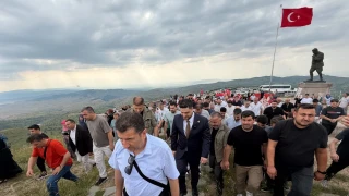  Ba��ms�z T�rkiye Partisi ( BTP) Genel Ba�kan� H�seyin Ba� Malazgirt Zaferinin 955. y�l d�n�m�n� ve B�y�k Taarrruz'un 104. y�l d�n�m�n� kutlad�