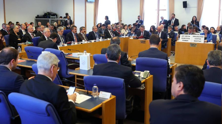 Bakanlık bursuyla yurt dışına giden öğrenciler Türkiye'ye dönmüyor