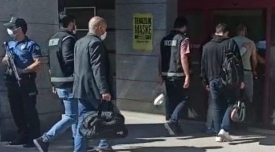 Balıkesir merkezli FETÖ operasyonunda 14 tutuklama