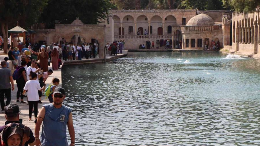 Balıklıgöl turist akınına uğradı