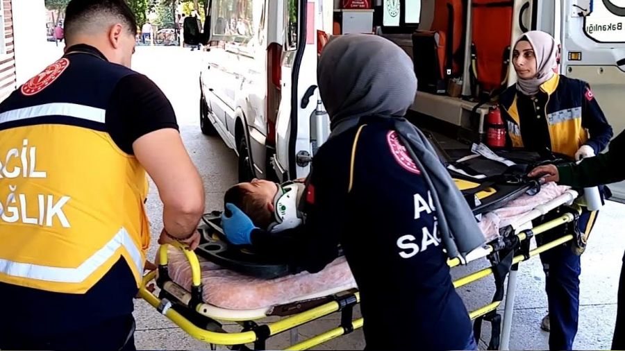 Balkondan d��en bebek yaraland�