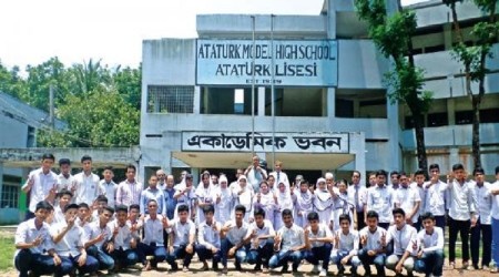 Banglade'teki Atatrk Lisesi kardeliin simgesi