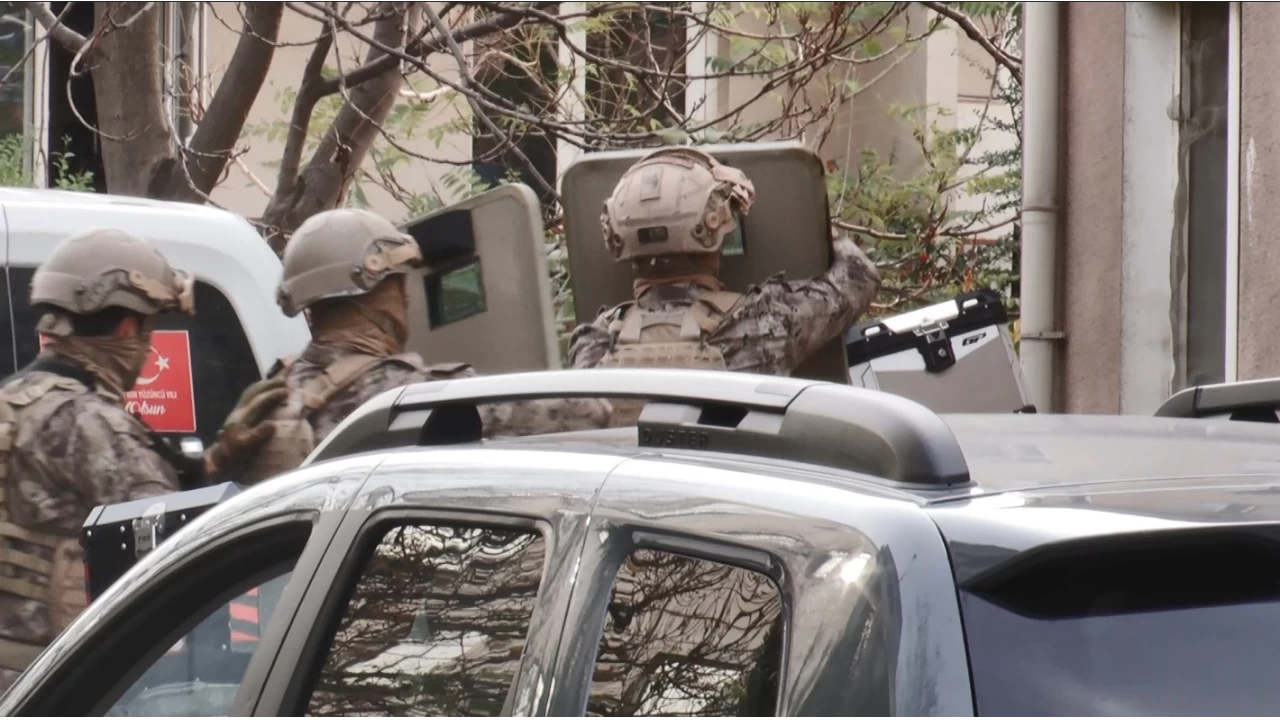 Bakent'te silahl adam krizi