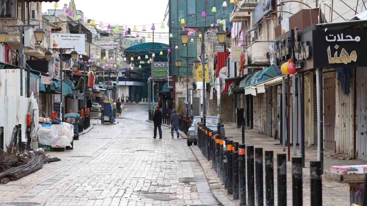 Batı Şeria'da Aruri'nin öldürülmesine tepki olarak greve gidildi