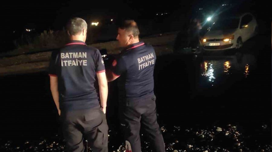 Batman Çayı'nda mahsur kalan 9 vatandaş kurtarıldı