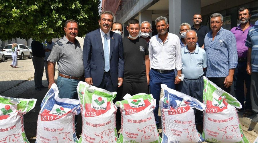 Belediyenin hibe yemleri besicilere da��t�ld�