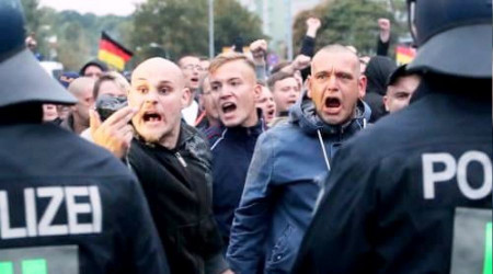 Berlin'de 17 yaşındaki Türk kızı Dilan'a ırkçı saldırı