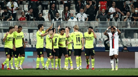 Beşiktaş çok iyi başladığı maçın ilk yarısında 2 gol yedi