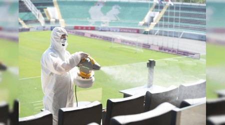 Beşiktaş maçı öncesi stada dezenfekte