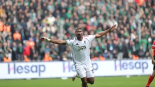 Be�ikta� turnay� g�z�nden vurdu