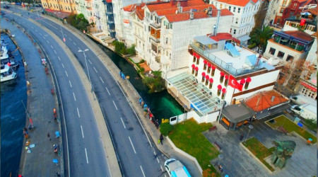 Beşiktaş'ta lüks restoranın iskelesi çöktü