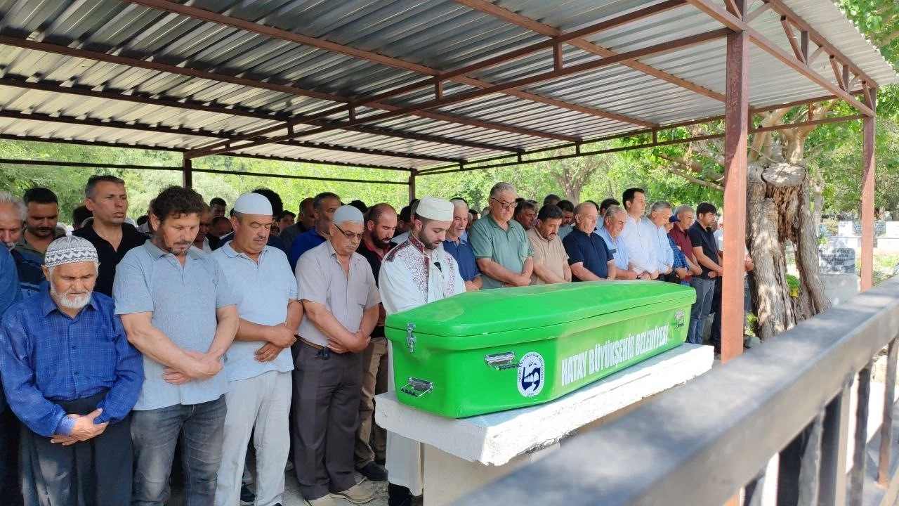 Beynine pıhtı atan çocuk, yaşam mücadelesini kaybetti