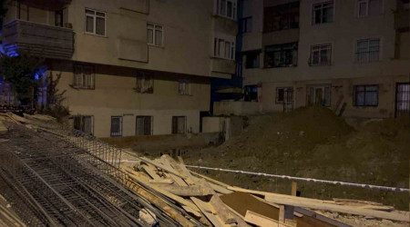 Bina yaparken yandaki binaya zarar verdiller