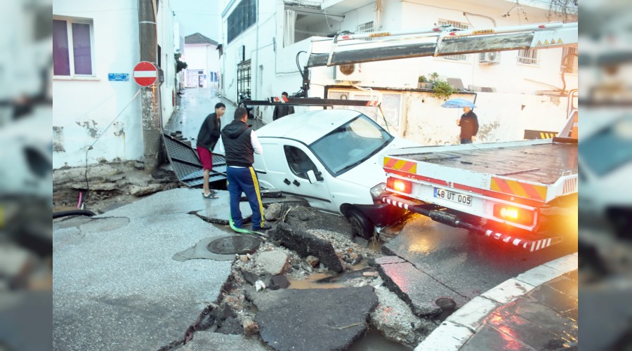 Sağanak yağış Bodrum'u yıktı