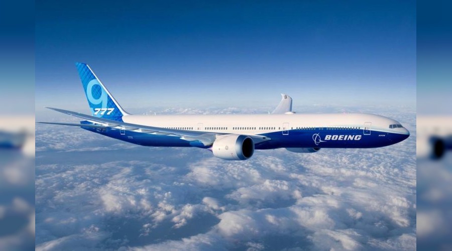 Boeing 777X ilk ekz havada