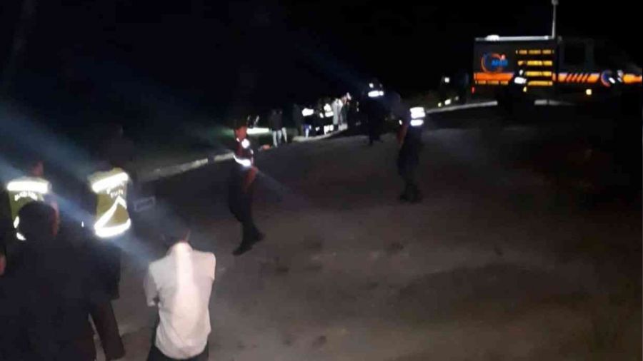 Boğulma tehlikesi geçiren çocuğunu kurtarmak isteyen baba hayatını kaybetti