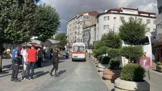 Bolu'da annesiyle yolda yürüyen adamı sırtından bıçakladı