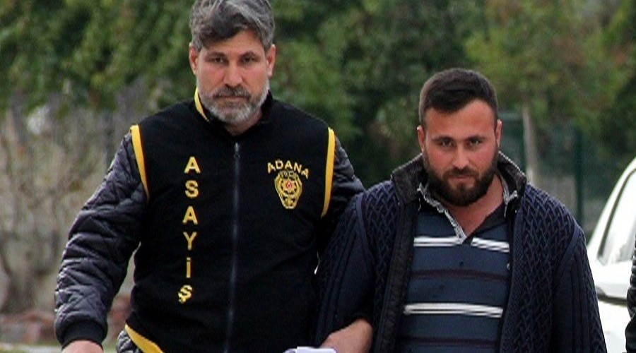 Borcunu ödemek için kepçe çalmış