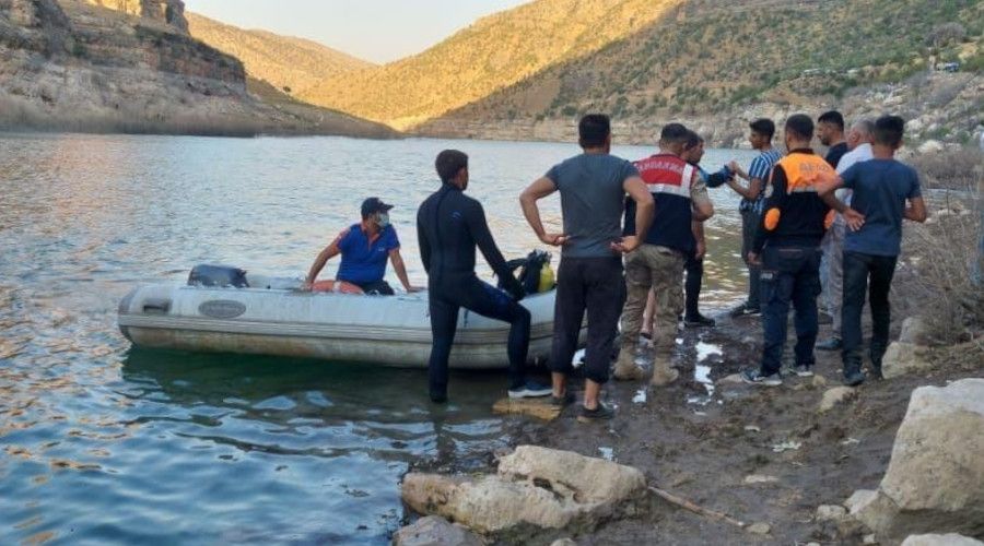 Botan �ay�'na giren gencin cans�z bedeni bulundu