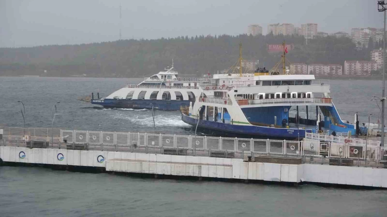 Bozcaada ve G�k�eada'ya feribot seferleri iptal edildi