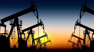 Brent petrolün varil fiyatı 77.68 dolar