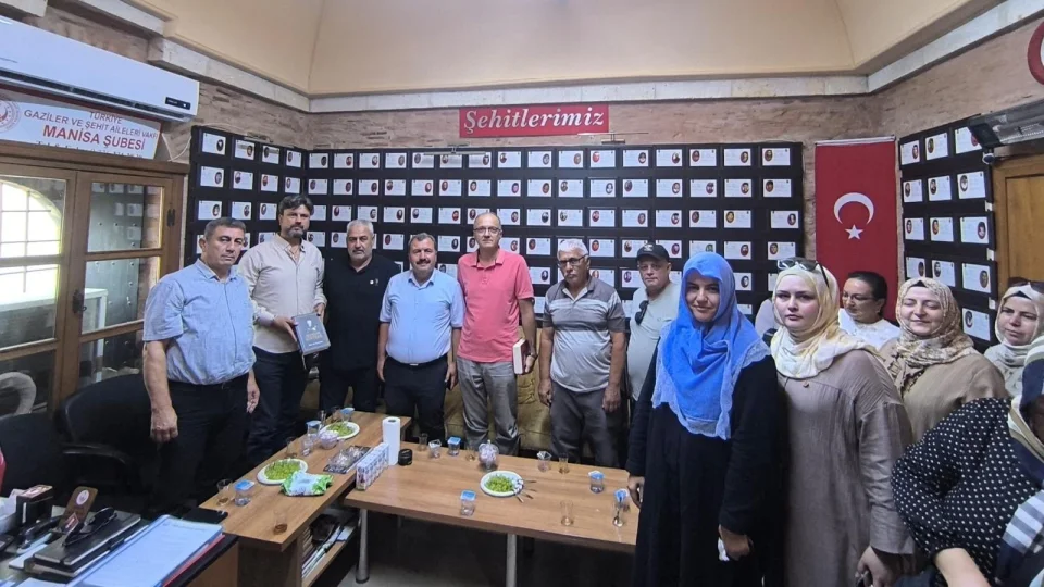 BTP Manisa İl Başkanlığı’ndan anlamlı ziyaret: Şehit aileleri ve esnafla buluşuldu