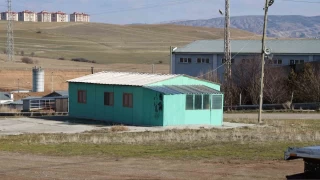 Bu camiyi görenler depo sanıyor