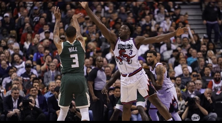 Bucks, Toronto galibiyetle döndü
