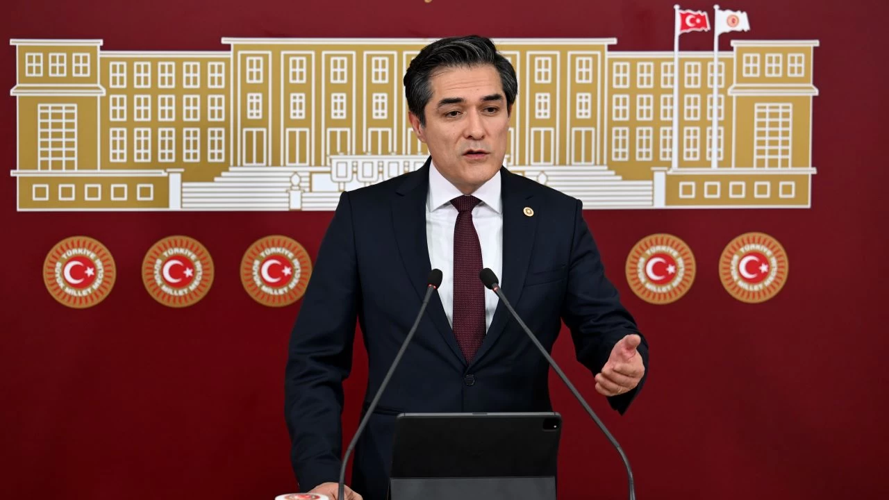 Bura Kavuncu'dan gazetecilerin gzaltna alnmasna tepki 
