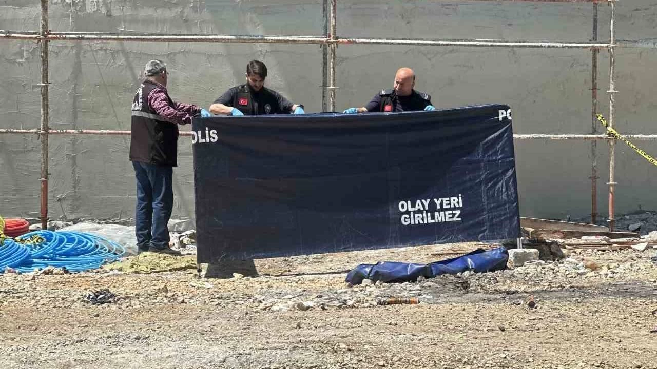 Bursa'da 5. kattan d��en in�aat i��isi hayat�n� kaybetti