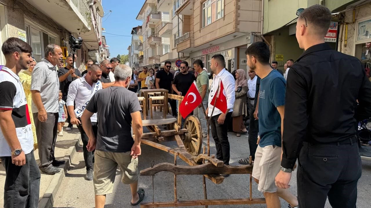 Bursa'da ilgin� d���n gelene�i