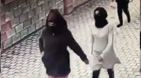 Bursa'da peçeli kadın hırsızlar kamerada