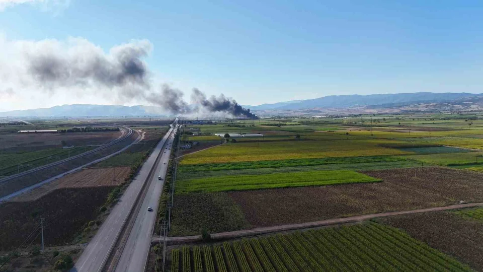 Bursa'da siyah incirlerin saklandığı soğuk hava deposunda yangın
