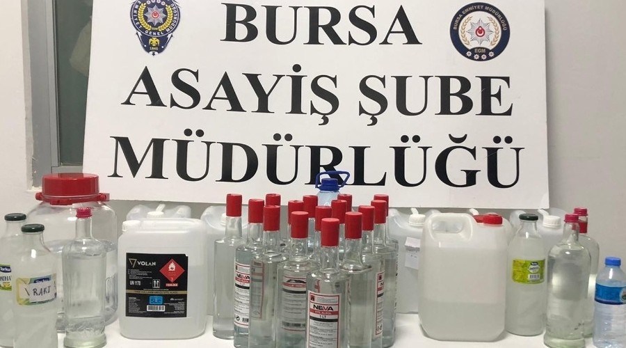 Sahte içki faciasında gözaltına alınan 2 şüpheli adliyeye sevk edildi