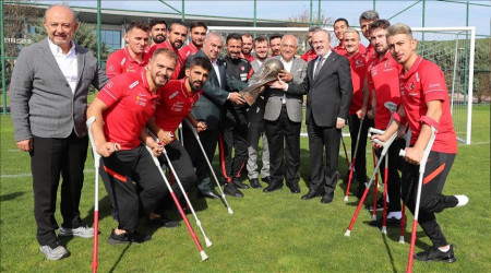 Büyükekşi, şampiyonlarla buluştu