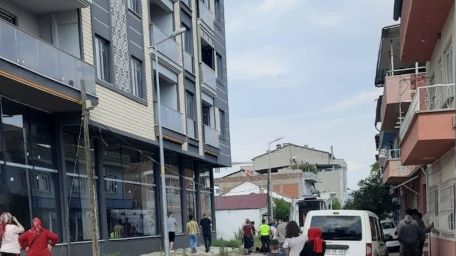 Cam balkon takan i��i, ikinci kattan d��t�