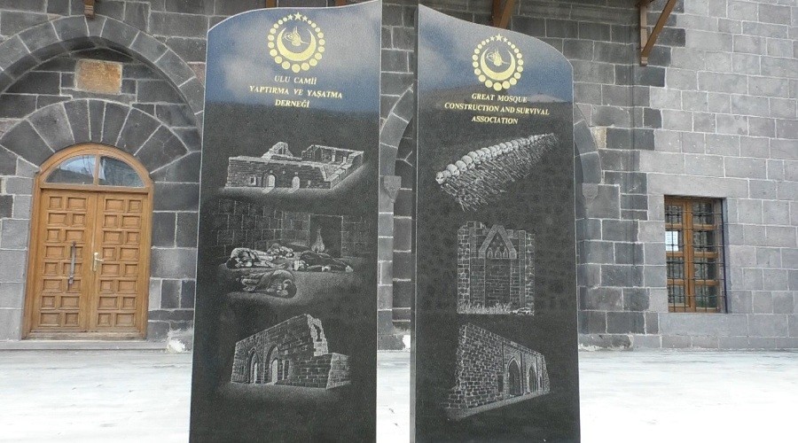 Camide yakılan Türkler
