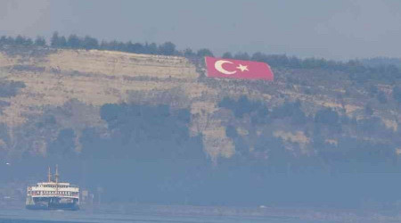 Çanakkale Boğazı sis nedeniyle gemi trafiğine kapalı