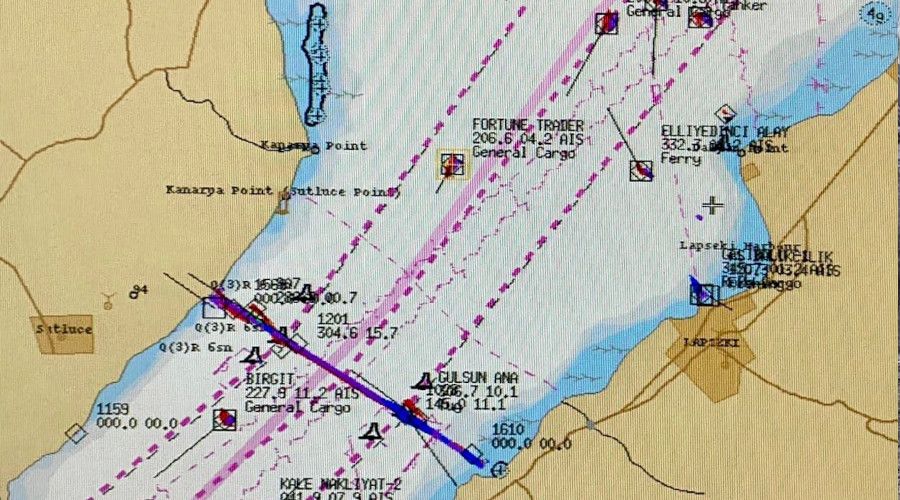Çanakkale Boğazı'nda gemi arızası: Boğaz çift yönlü trafiğe kapalı