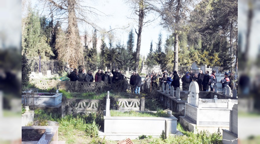 Cenaze ortada kaldı