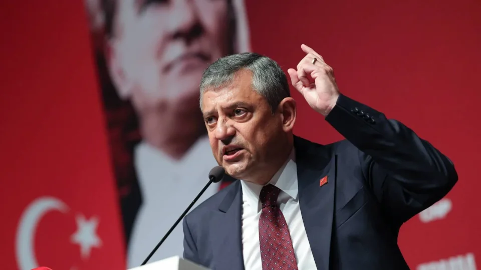 CHP Aydın Milletvekili Süleyman Bülbül, Yargıtay’ın vereceği karara göre 21 Temmuz’dan itibaren yaklaşık 100 milletvekiliyle yeni bir siyasi oluşum başlatabileceklerini söyledi