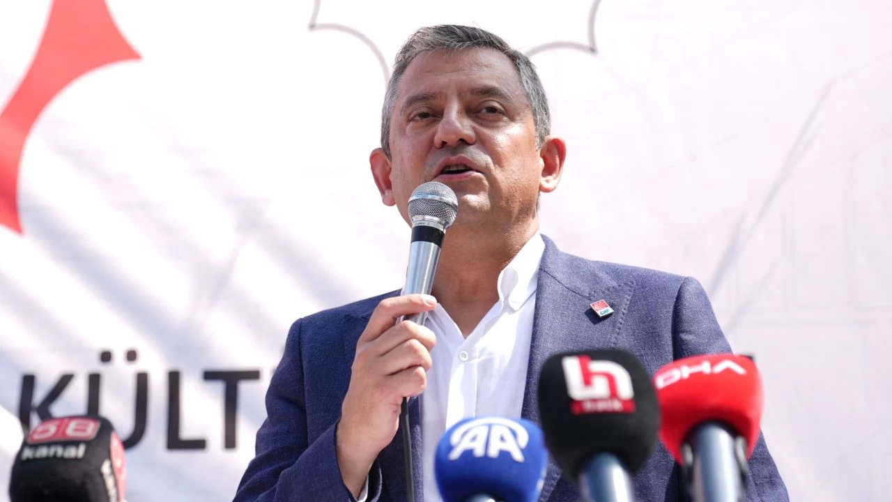 CHP Genel Başkanı Özel, Türkiye Bosna Sancak Derneğinde konuştu